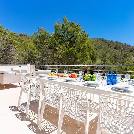 Valentino I Villa *